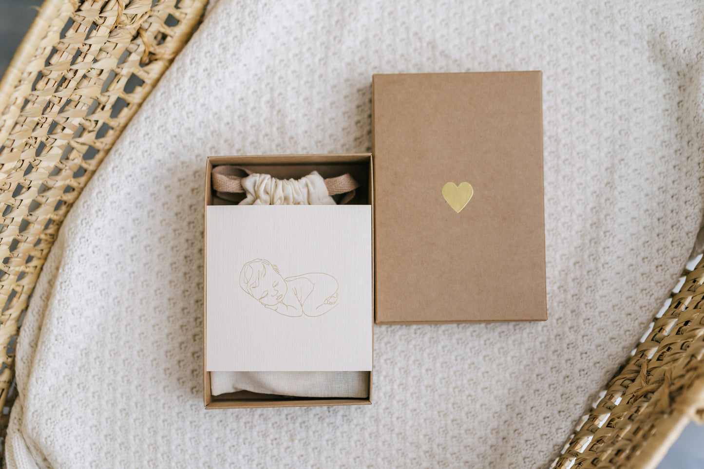 Pregnancy and Baby Announcement Box to Husband, Parents, Grandparents, Family and Friends