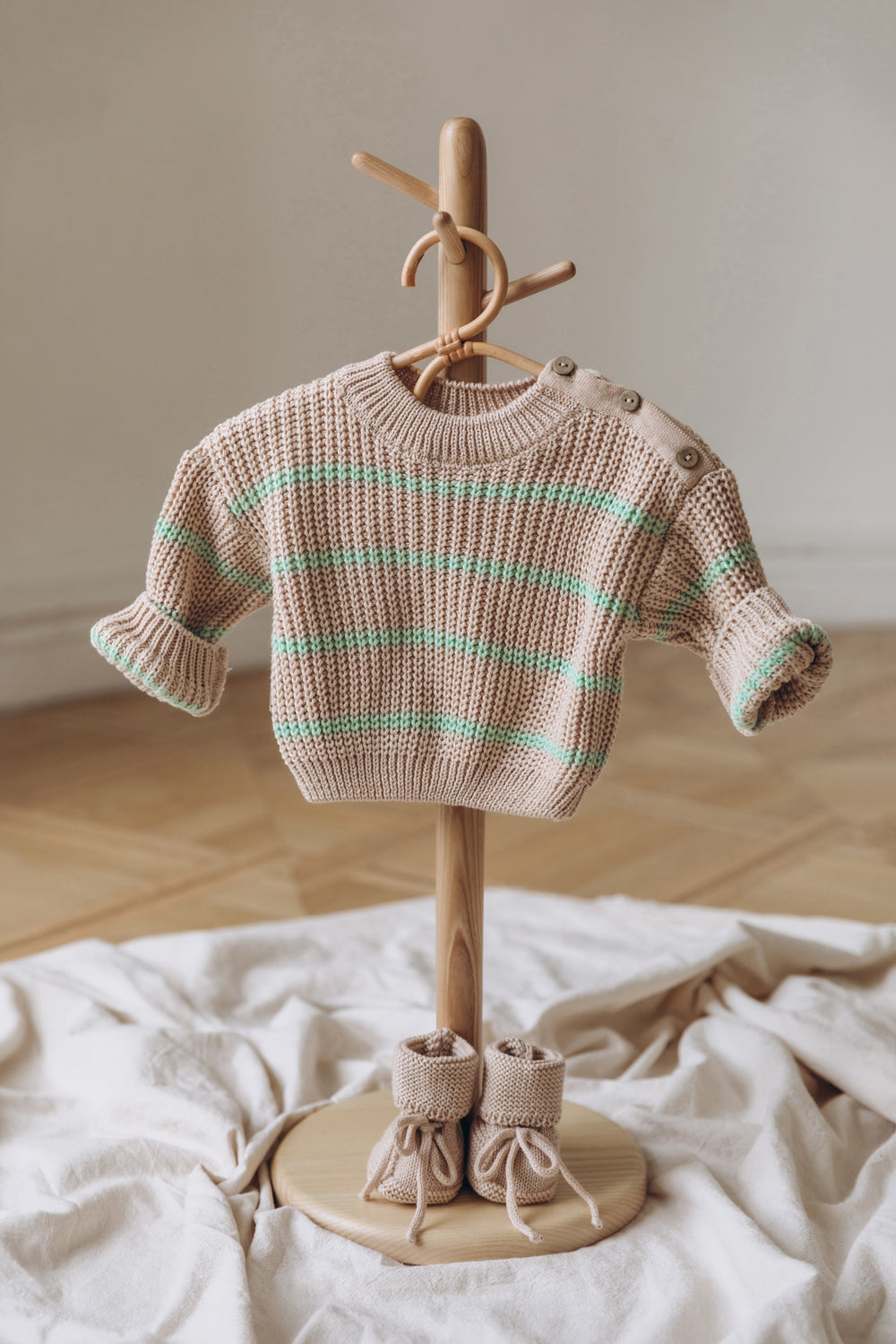 Knit newborn outfit -  chunky oversized sweater, newborn coming home outfit -baby knit sweater 0-3 months, newborn outfit bringing home,  my first outfit
