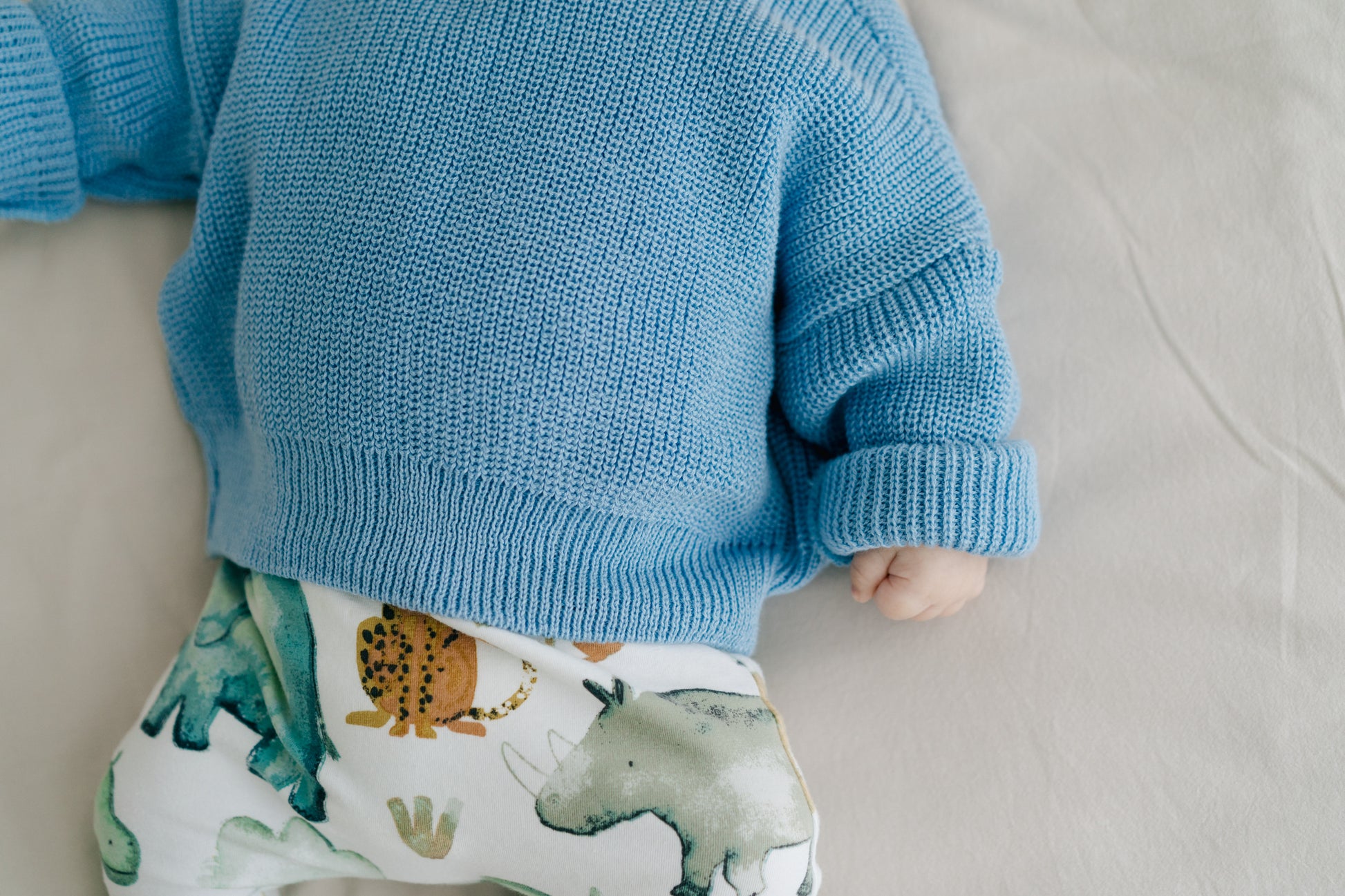 newborn sweater, oversized baby sweater, baby first outfit, baby coming home outfit